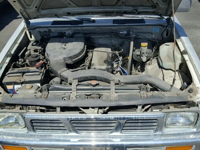 1N6SD16S2VC320032 - 1997 NISSAN TRUCK KING SILVER photo 7