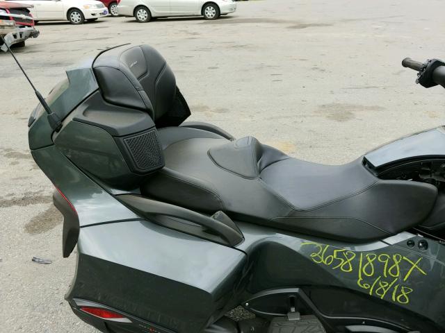 2BXNBDD27JV000868 - 2018 CAN-AM SPYDER ROA GRAY photo 6