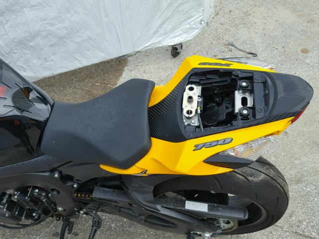 JS1GR7MA6H2100761 - 2017 SUZUKI GSX-R750 YELLOW photo 6