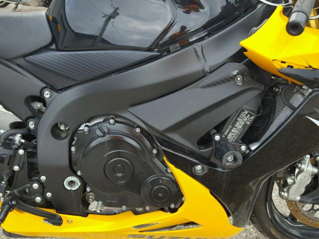 JS1GR7MA6H2100761 - 2017 SUZUKI GSX-R750 YELLOW photo 7