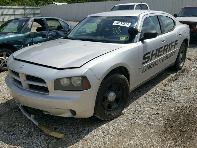 2B3KA43GX8H205856 - 2008 DODGE CHARGER SILVER photo 2