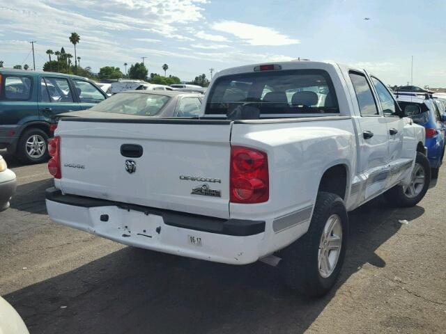 1D7RE3GK8BS673701 - 2011 DODGE DAKOTA SLT WHITE photo 4