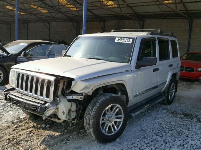 1J8HG48K56C195539 - 2006 JEEP COMMANDER SILVER photo 2