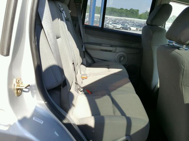 1J8HG48K56C195539 - 2006 JEEP COMMANDER SILVER photo 6