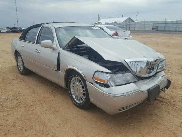 2LNHM82V68X635845 - 2008 LINCOLN TOWN CAR S SILVER photo 1