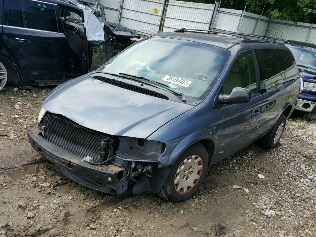 2C4GP44312R613999 - 2002 CHRYSLER TOWN & COU GRAY photo 2