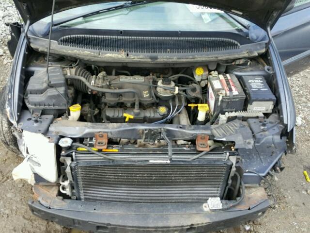 2C4GP44312R613999 - 2002 CHRYSLER TOWN & COU GRAY photo 7