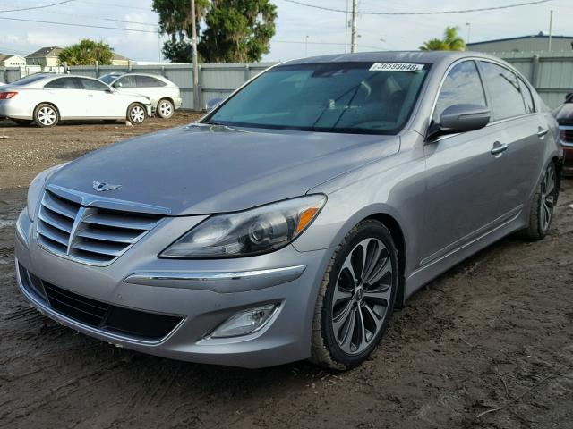 KMHGC4DH3CU176854 - 2012 HYUNDAI GENESIS 5. SILVER photo 2