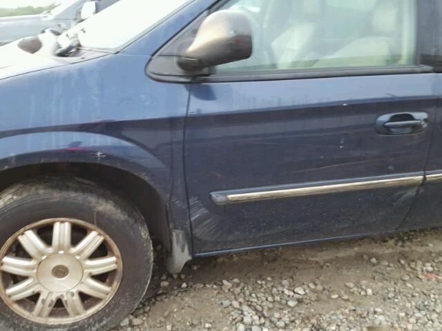 2C4GP54L65R131474 - 2005 CHRYSLER TOWN & COU 蓝色 照片 9