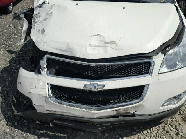 1GNLVGED6AJ239283 - 2010 CHEVROLET TRAVERSE L WHITE photo 7