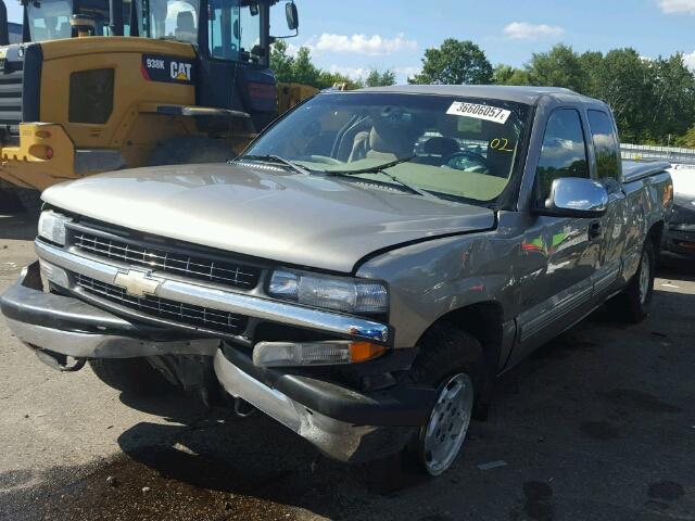 2GCEK19T321202969 - 2002 CHEVROLET SILVERADO TAN photo 2