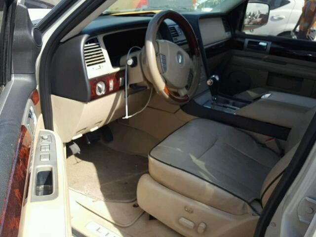 5LMFU27556LJ11221 - 2006 LINCOLN NAVIGATOR Bej foto 9