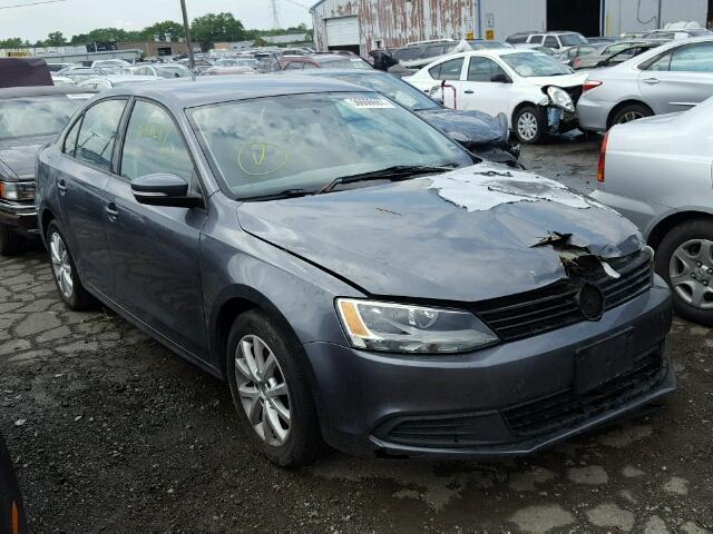 3VWDX7AJ4CM399703 - 2012 VOLKSWAGEN JETTA SE 灰色 照片 1