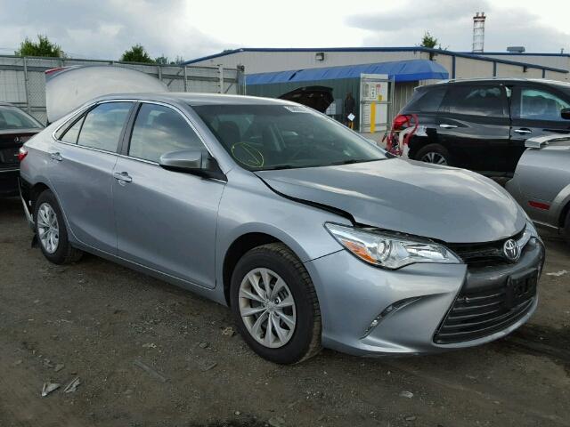 4T1BF1FK4HU686386 - 2017 TOYOTA CAMRY LE SILVER photo 1