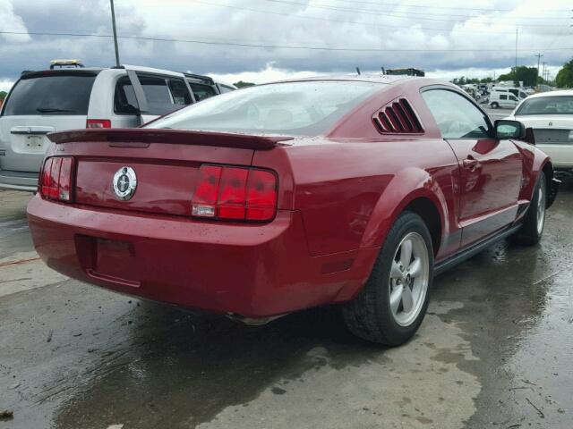 1ZVHT80N785174776 - 2008 FORD MUSTANG BURGUNDY photo 4