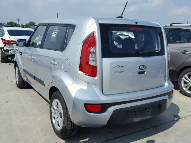 KNDJT2A55D7768202 - 2013 KIA SOUL SILVER photo 3