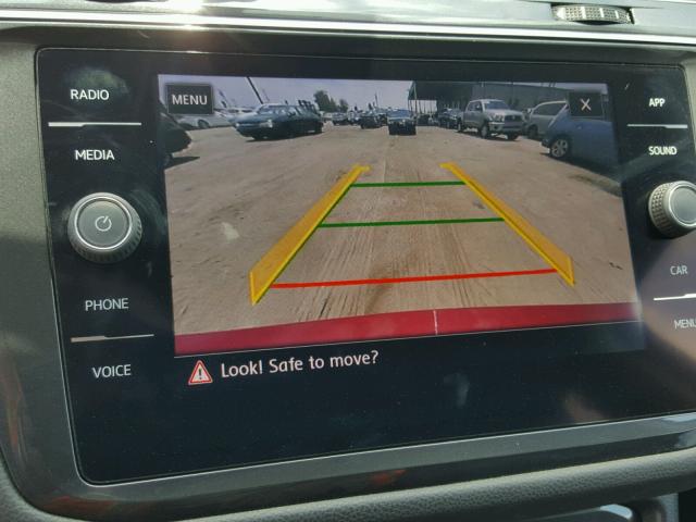 3VV3B7AX7JM061860 - 2018 VOLKSWAGEN TIGUAN SE RED photo 9