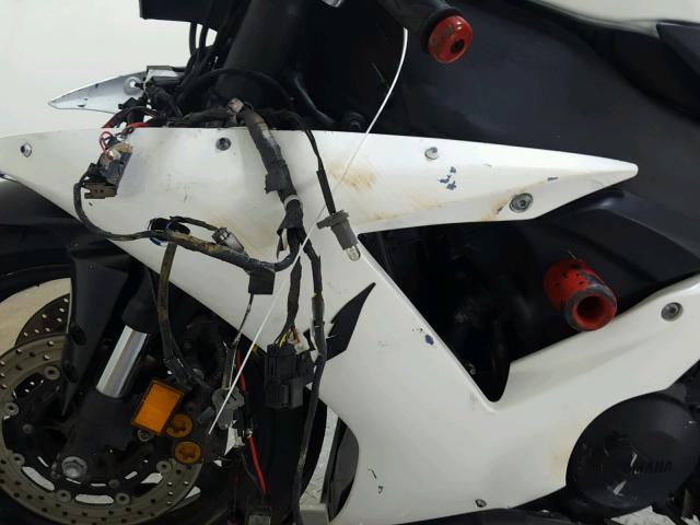 JYARN10E43A010423 - 2003 YAMAHA YZFR1 WHITE photo 17