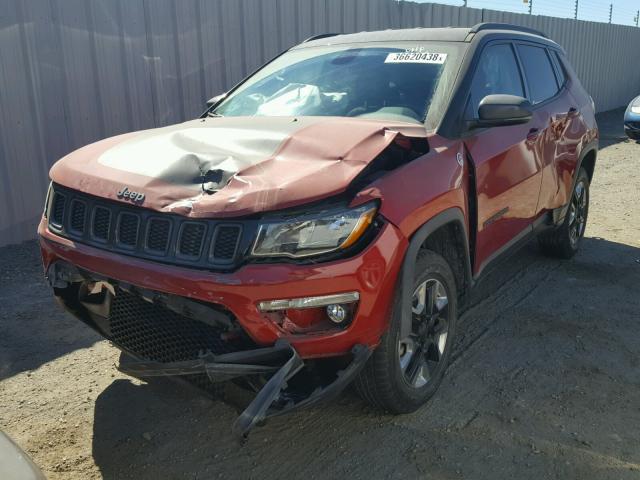 3C4NJDDB2HT630588 - 2017 JEEP COMPASS TR RED photo 2