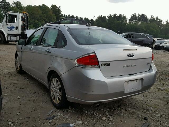 1FAHP3HNXAW214322 - 2010 FORD FOCUS SEL SILVER photo 3