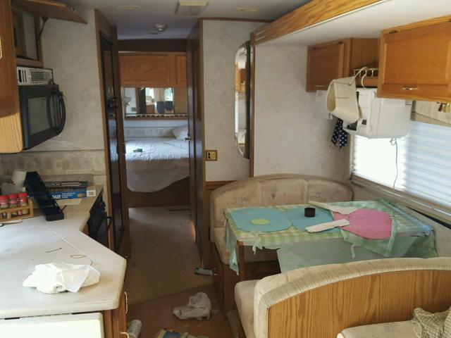 5B4LP37J7Y3320456 - 2000 WINNEBAGO ADVENTURER WHITE photo 6