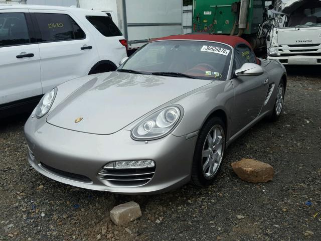 WP0CA2A81BS710459 - 2011 PORSCHE BOXSTER SILVER photo 2