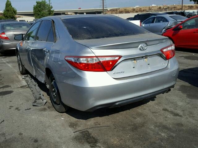 4T1BF1FK6FU957249 - 2015 TOYOTA CAMRY LE ვერცხლისფერი ფოტო 3