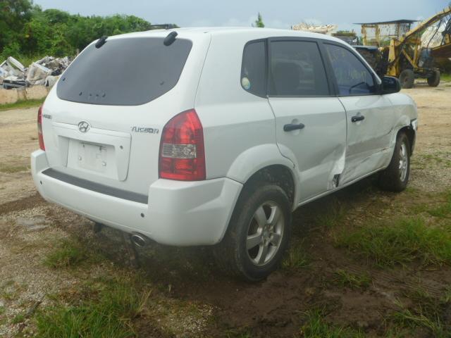 KM8JM12B15U099484 - 2005 HYUNDAI TUCSON GL WHITE photo 4