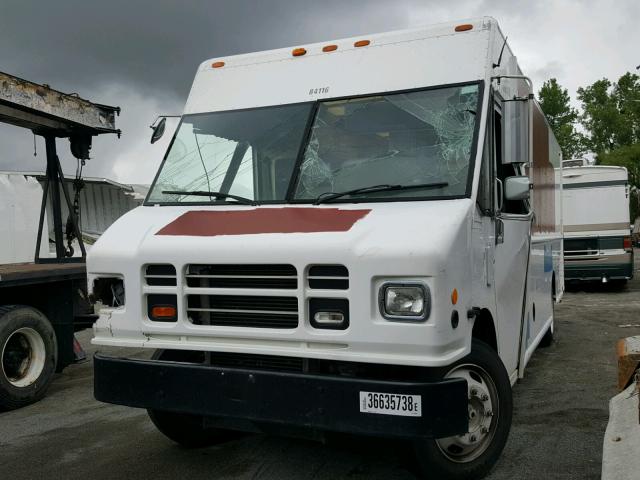 4UZAARBW76CW00539 - 2006 FREIGHTLINER CHASSIS M WHITE photo 2