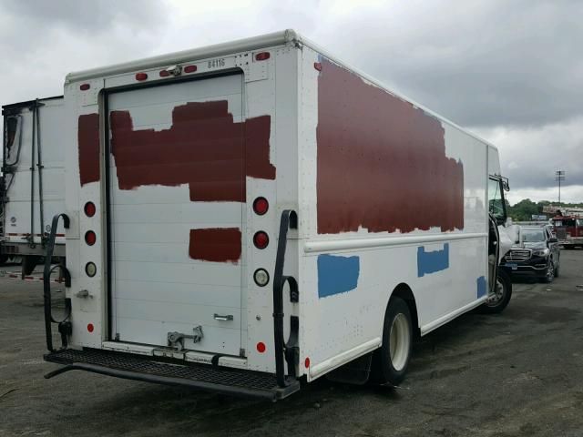 4UZAARBW76CW00539 - 2006 FREIGHTLINER CHASSIS M WHITE photo 4