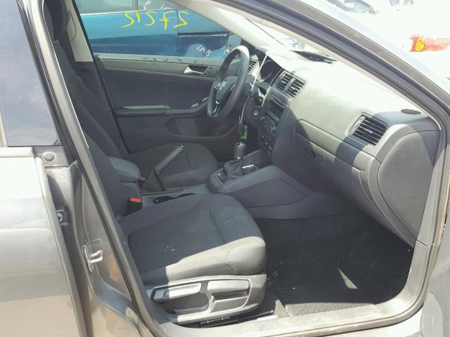 3VW1K7AJ9FM312898 - 2015 VOLKSWAGEN JETTA BASE 石墨色 照片 5