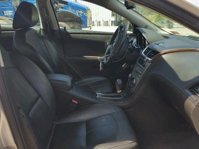 1G1ZE5EB4AF300938 - 2010 CHEVROLET MALIBU LTZ 银色 照片 5