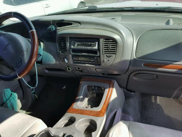 5LMPU28L5XLJ12436 - 1999 LINCOLN NAVIGATOR RED photo 9