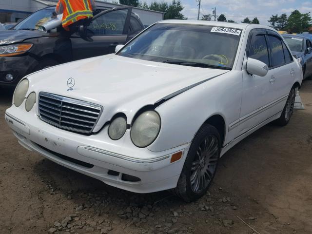 WDBJF82J81X061126 - 2001 MERCEDES-BENZ E 320 4MAT WHITE photo 2