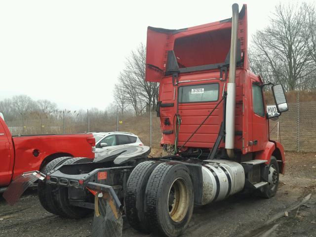 4V4M19DF8FN181026 - 2015 VOLVO VN VNM RED photo 4