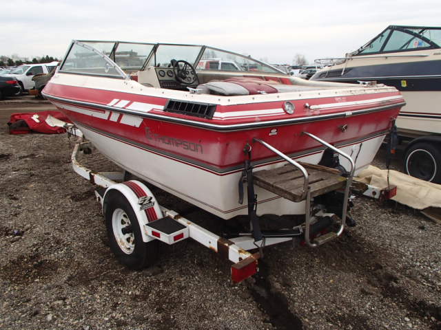 THS30356A989 - 1989 THOM BOAT W/TRL RED photo 3