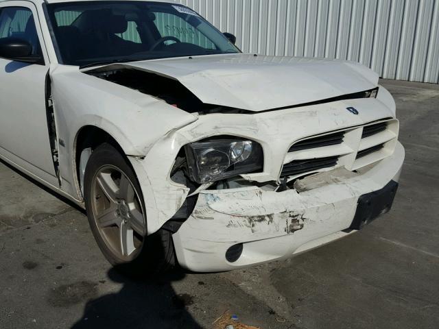 2B3KA43G18H317929 - 2008 DODGE CHARGER WHITE photo 9