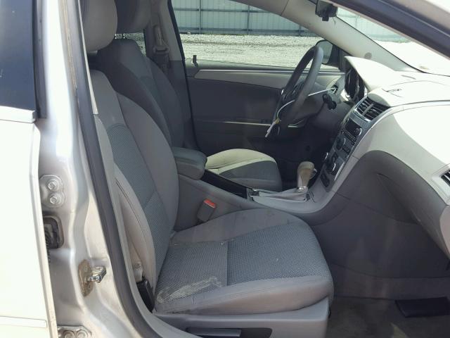 1G1ZB5E09CF214258 - 2012 CHEVROLET MALIBU LS Gümüş foto 5