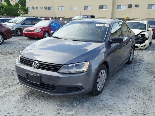 3VW2K7AJ3DM272531 - 2013 VOLKSWAGEN JETTA BASE 灰色 照片 2