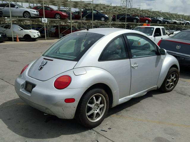 3VWCP21C41M446547 - 2001 VOLKSWAGEN NEW BEETLE 银色 照片 4