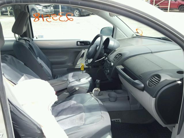 3VWCP21C41M446547 - 2001 VOLKSWAGEN NEW BEETLE 银色 照片 5