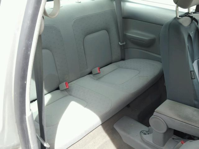 3VWCP21C41M446547 - 2001 VOLKSWAGEN NEW BEETLE 银色 照片 6