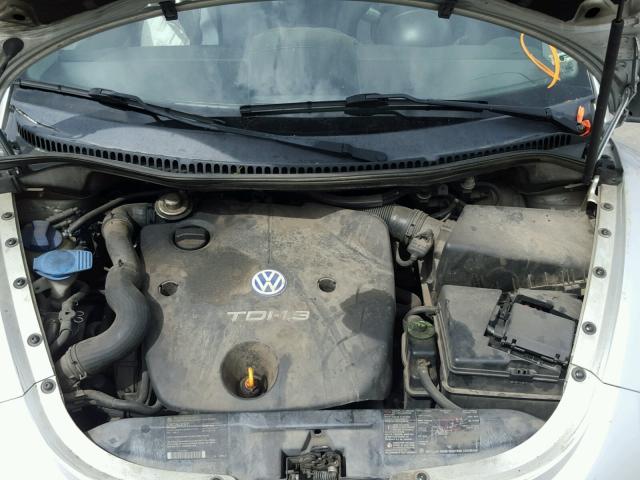 3VWCP21C41M446547 - 2001 VOLKSWAGEN NEW BEETLE 银色 照片 7