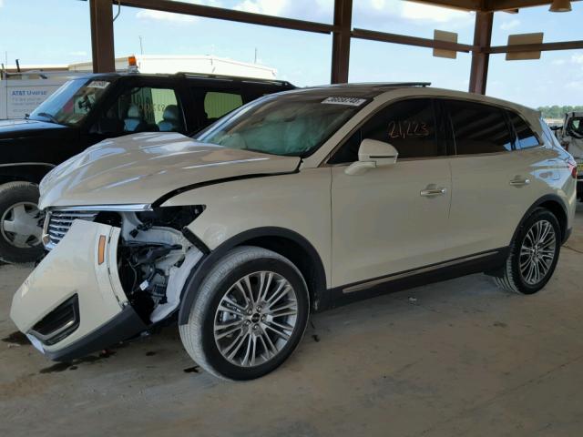 2LMTJ6LR0GBL55394 - 2016 LINCOLN MKX RESERV BEIGE photo 2