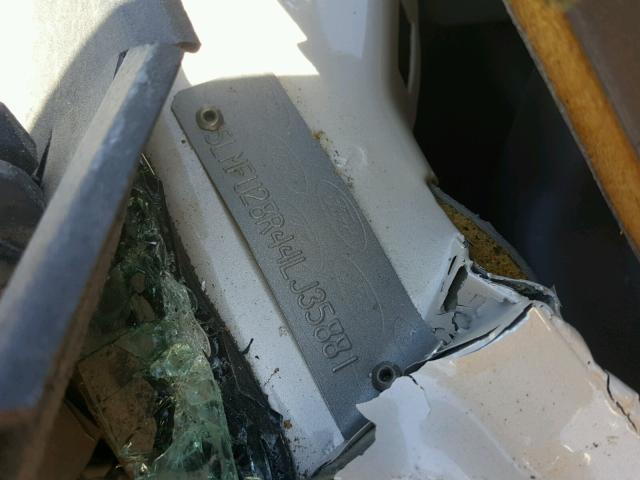 5LMFU28R44LJ35881 - 2004 LINCOLN NAVIGATOR WHITE photo 10