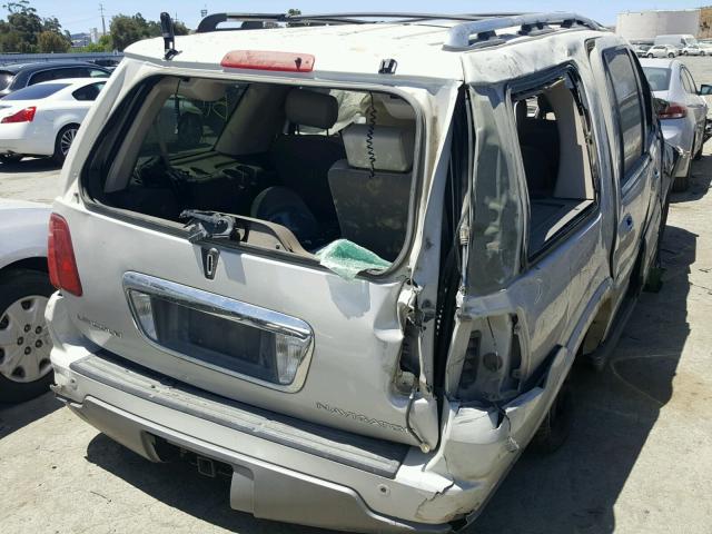 5LMFU28R44LJ35881 - 2004 LINCOLN NAVIGATOR WHITE photo 4