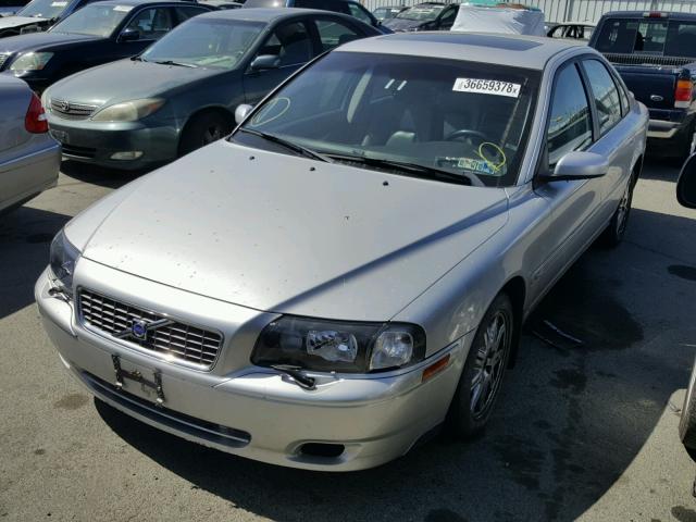 YV1TH59HX41358132 - 2004 VOLVO S80 2.5T SILVER photo 2