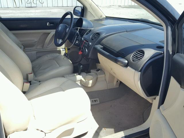 3VWDD21C82M405496 - 2002 VOLKSWAGEN NEW BEETLE შავი ფოტო 5