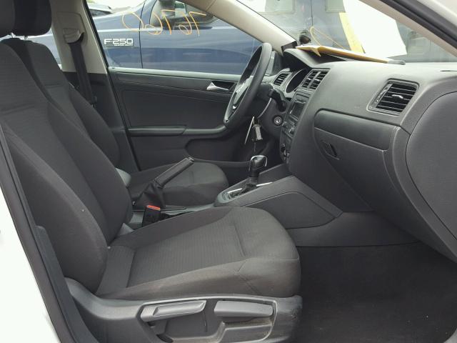 3VW2K7AJ7FM330420 - 2015 VOLKSWAGEN JETTA BASE Սպիտակ լուսանկար 5