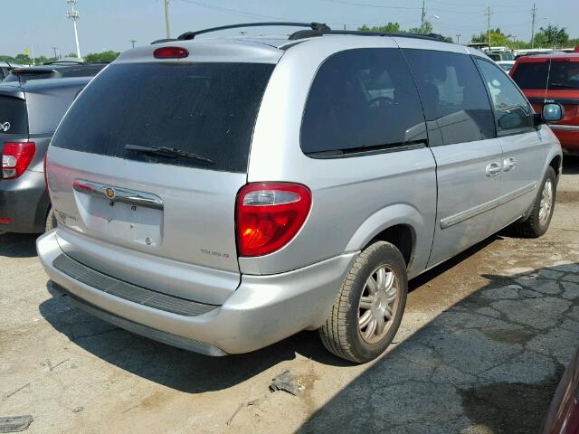 2A4GP54LX6R915331 - 2006 CHRYSLER TOWN & COU SILVER photo 4